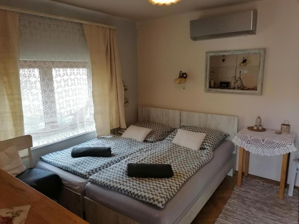Hotel Mives Vendeghaz Pogány Zewnętrze zdjęcie