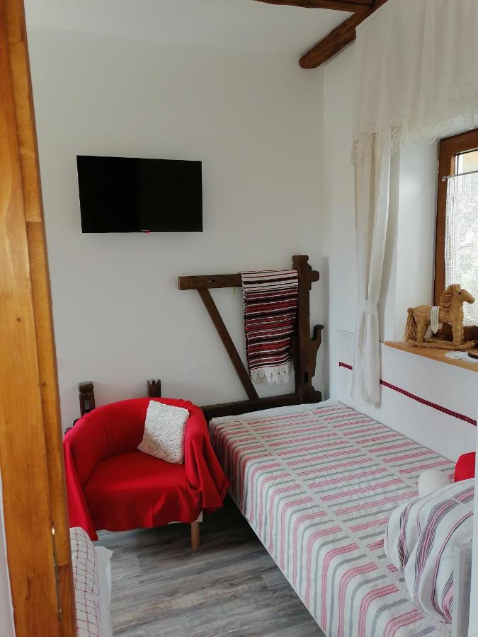 Hotel Mives Vendeghaz Pogány Zewnętrze zdjęcie
