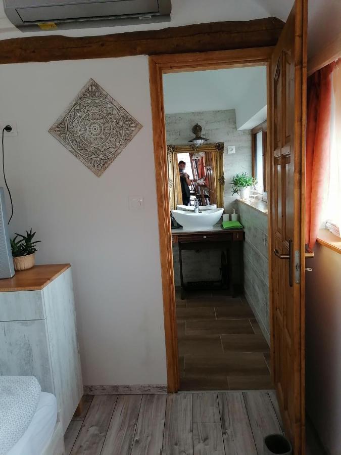Hotel Mives Vendeghaz Pogány Zewnętrze zdjęcie