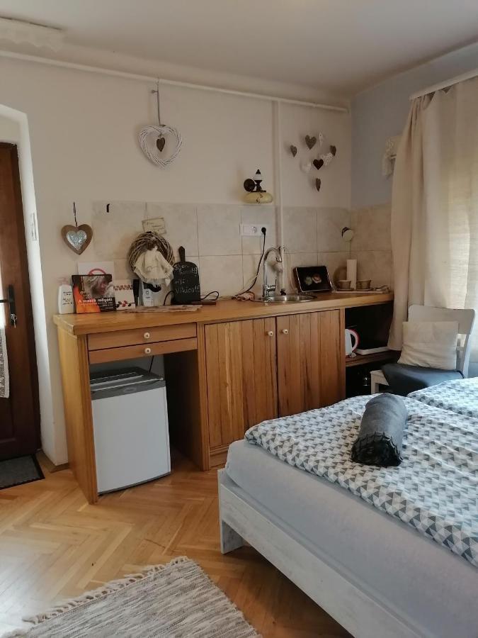 Hotel Mives Vendeghaz Pogány Zewnętrze zdjęcie