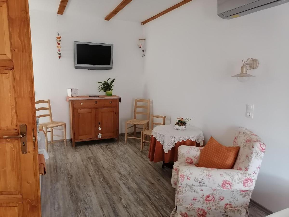 Hotel Mives Vendeghaz Pogány Zewnętrze zdjęcie