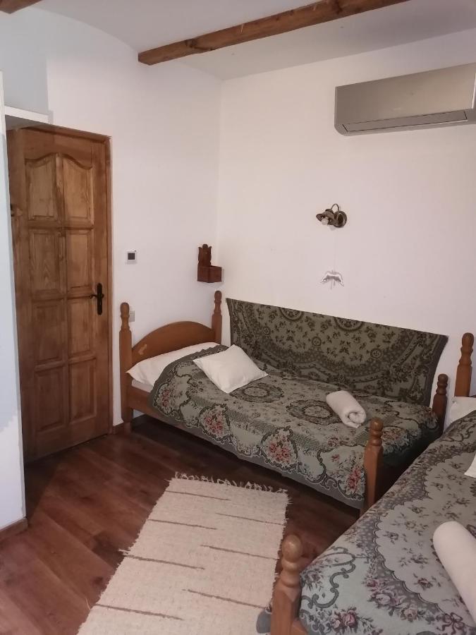 Hotel Mives Vendeghaz Pogány Zewnętrze zdjęcie