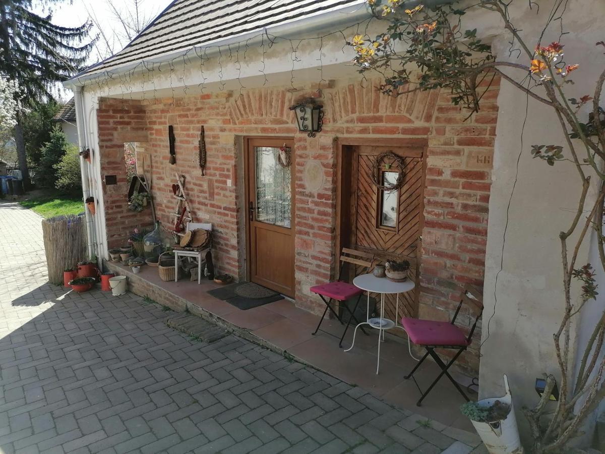 Hotel Mives Vendeghaz Pogány Zewnętrze zdjęcie